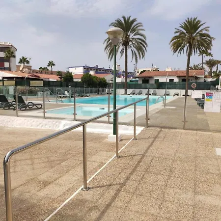 別荘 Renovated 2 Bedroom In