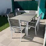 Renovated 2 Bedroom In بيت للعطل *