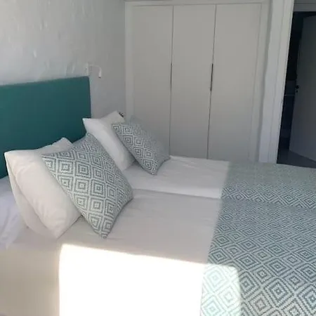 Renovated 2 Bedroom In *