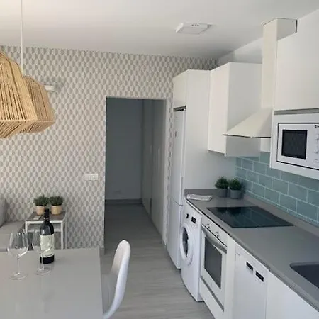 Renovated 2 Bedroom In * 普拉亚戴尔雷安格莱斯